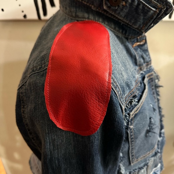 Women’s Denim Jacket 🚫🛍️SOLD🛍️🚫 - Picture 3 of 5